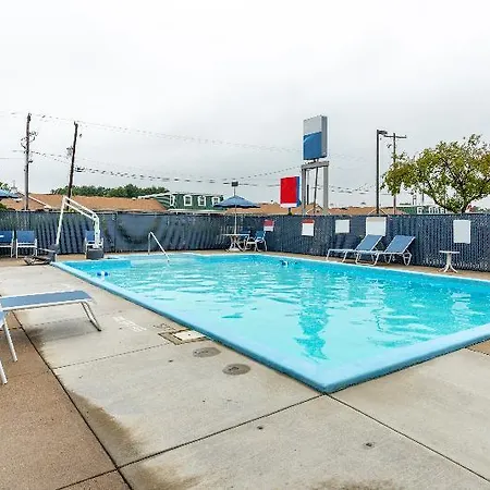 Days Inn By Wyndham New Philadelphia